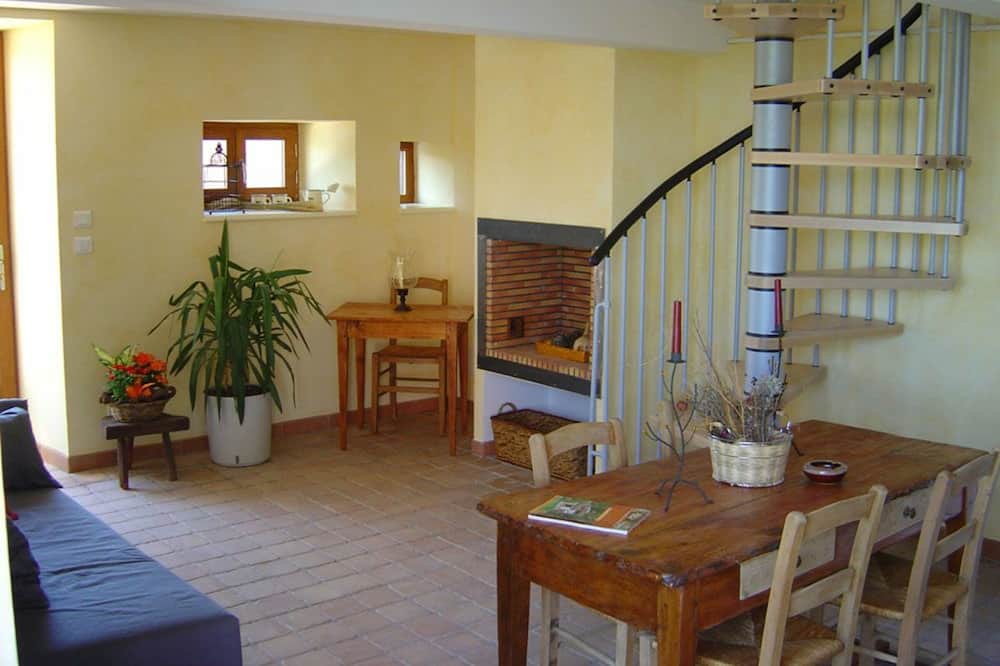 Photo of Livingroom in Martrin