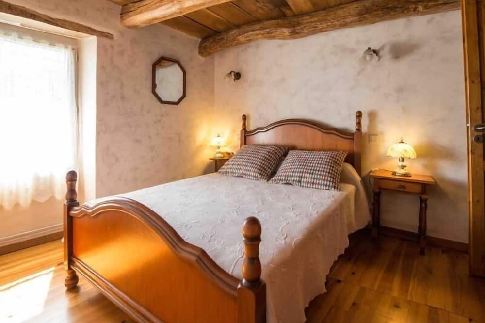 Photo of Bedroom in Castelnau-Pegayrols