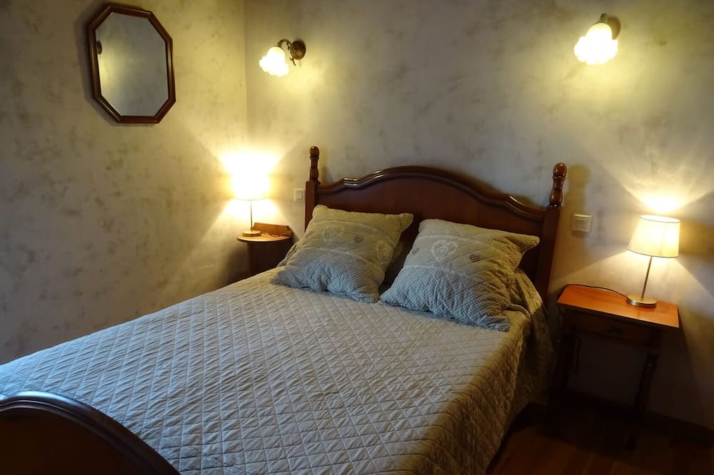 Photo of Bedroom in Castelnau-Pegayrols