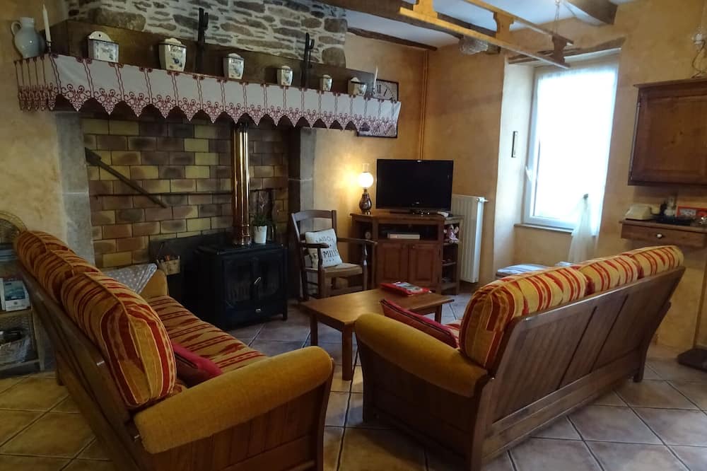Photo of Livingroom in Castelnau-Pegayrols