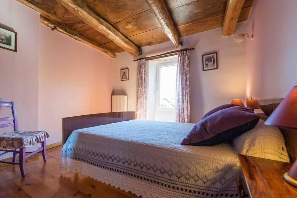 Photo of Bedroom in Castelnau-Pegayrols