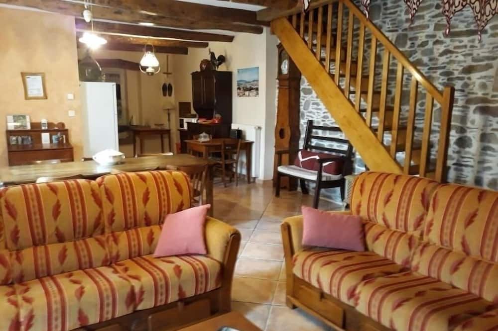Photo of Livingroom in Castelnau-Pegayrols
