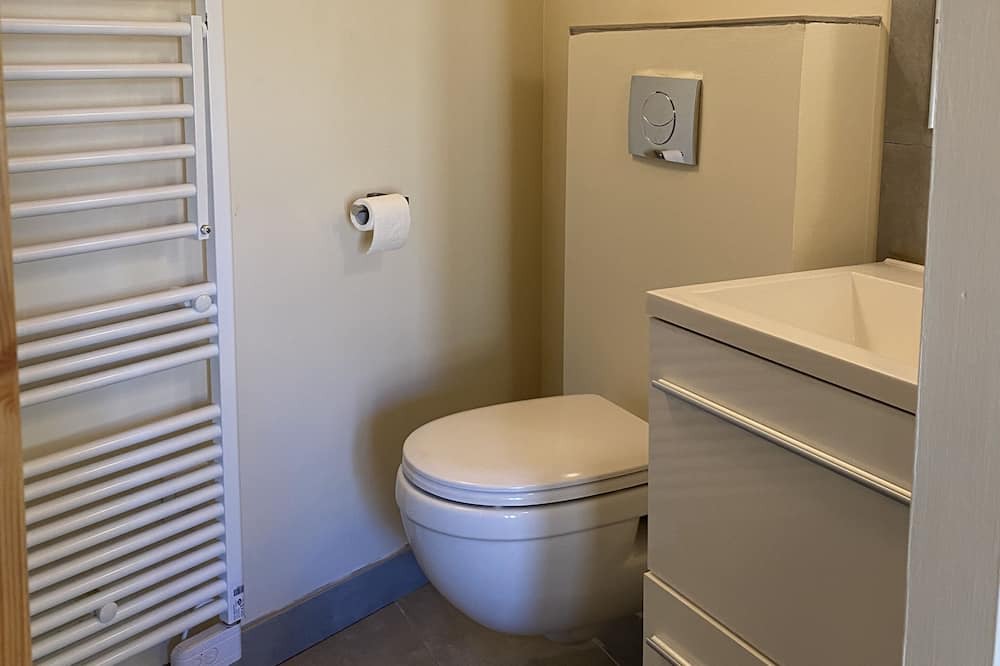 Photo of Bathroom in Saint-Just-et-le-Bezu