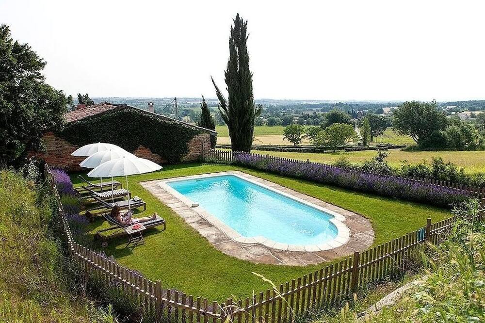 Photo of Outdoor in Beauville