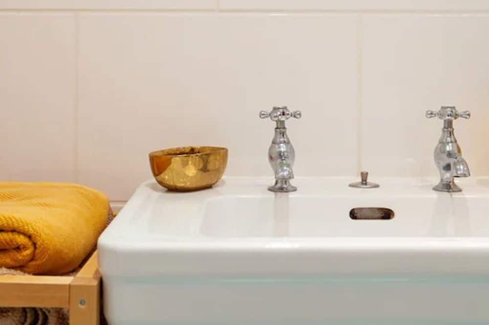 Photo of Bathroom in Beauville