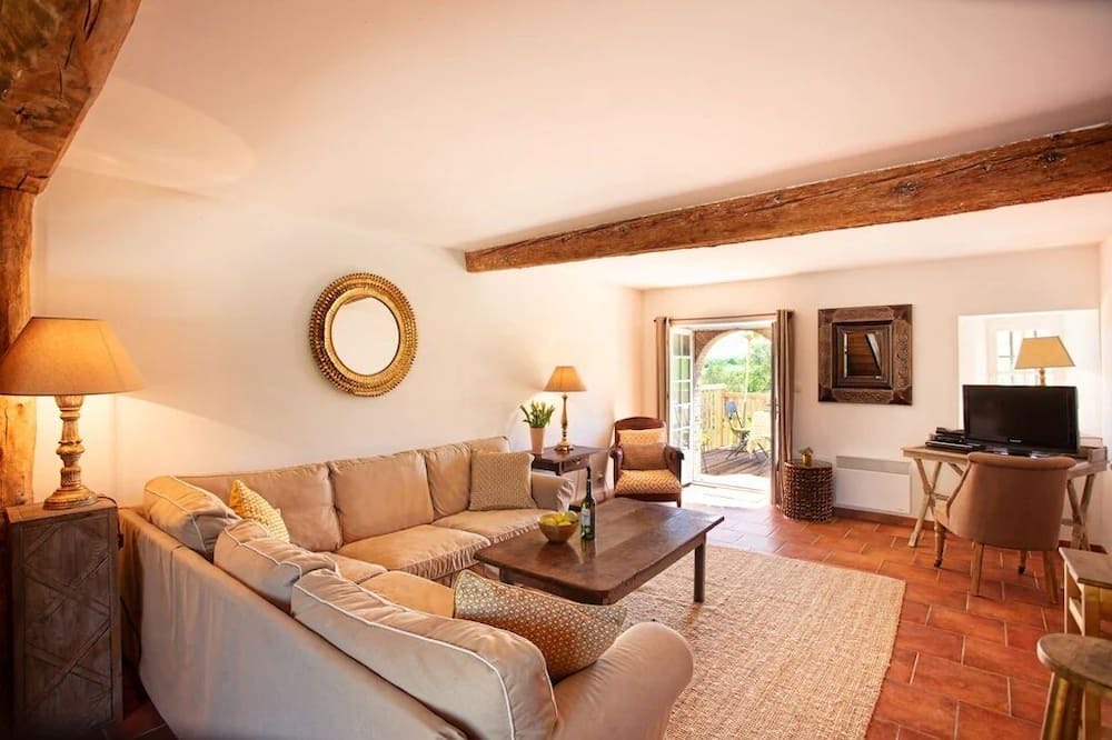Photo of Livingroom in Beauville