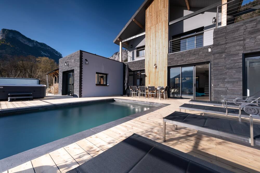 Photo of Outdoor in Lathuile