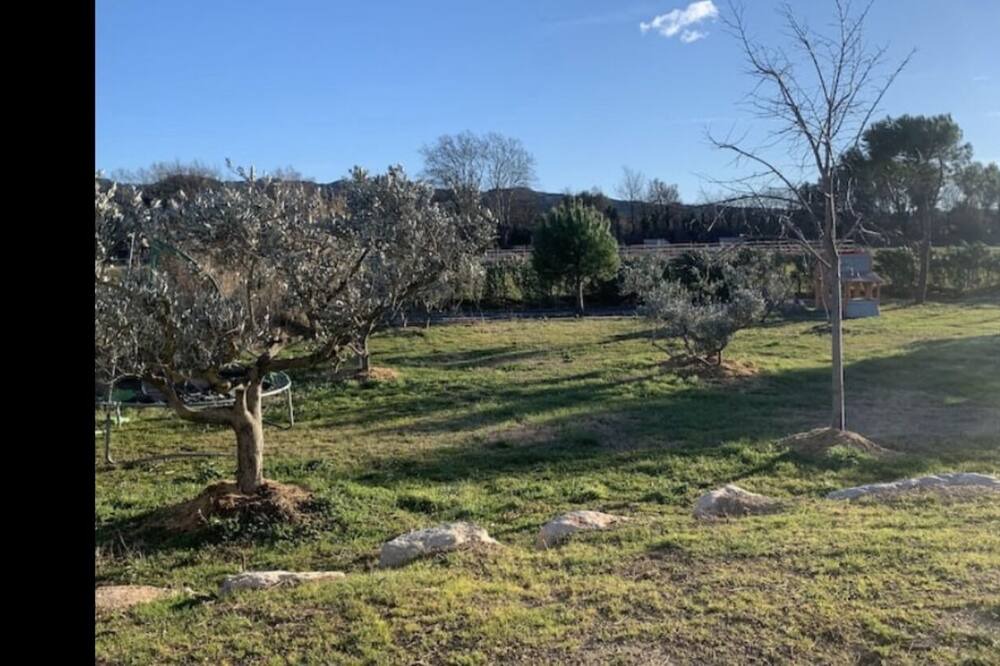 Photo of Outdoor in Charleval