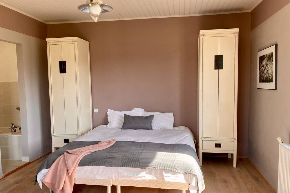 Photo of Bedroom in Gaillan-en-Medoc