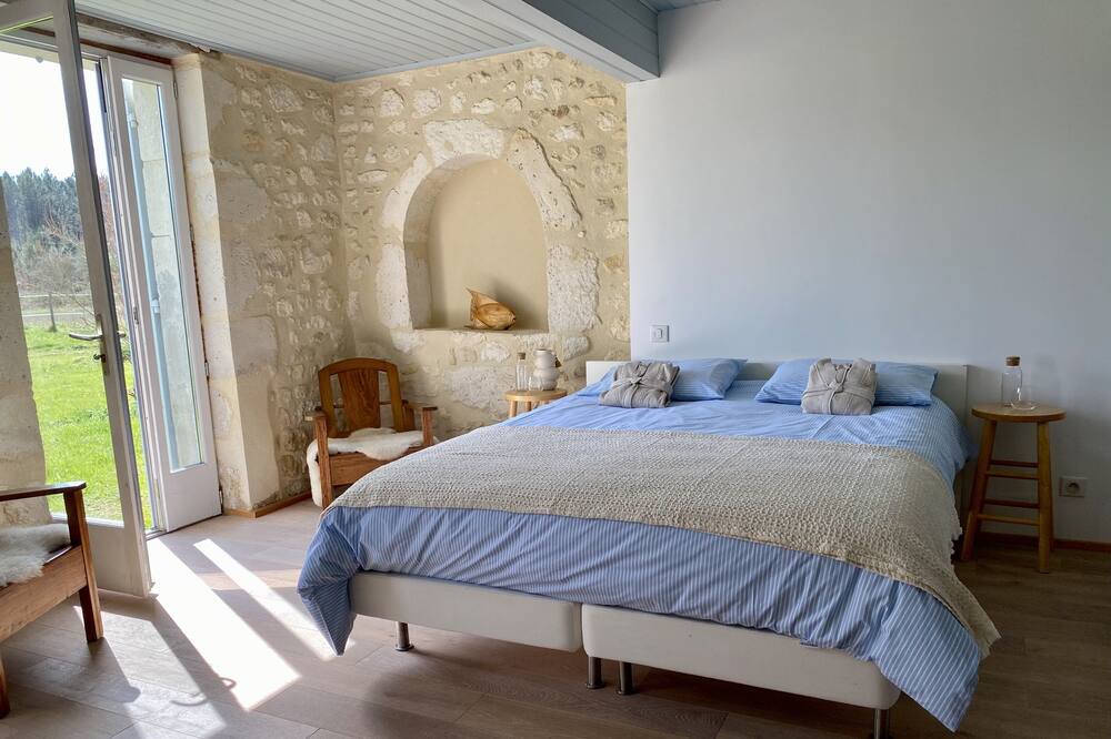 Photo of Bedroom in Gaillan-en-Medoc