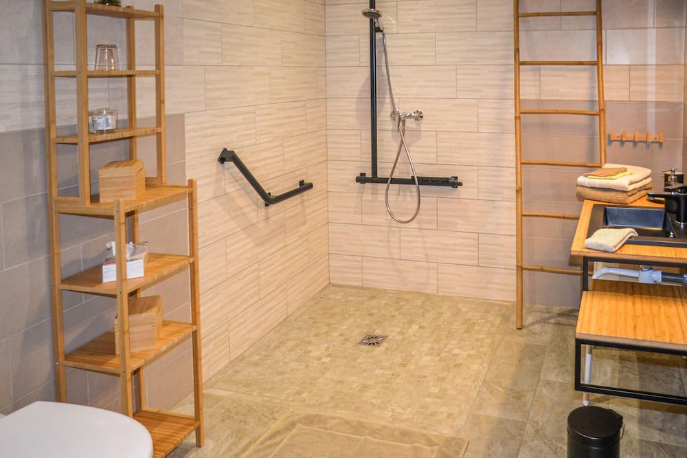 Photo of Bathroom in La Vacquerie-et-Saint-Martin-de-Castries