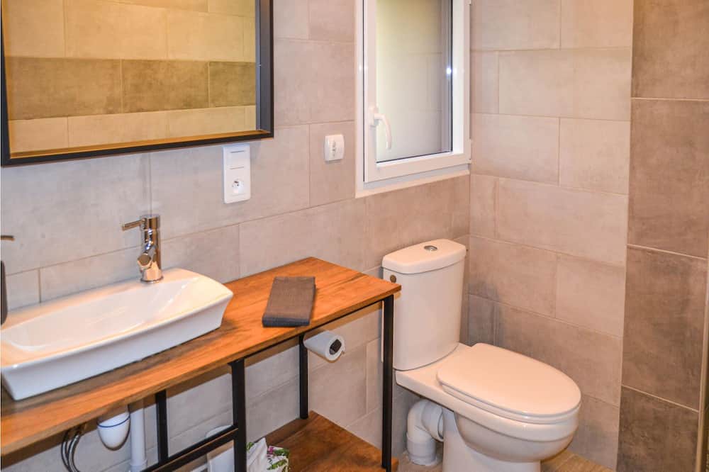 Photo of Bathroom in La Vacquerie-et-Saint-Martin-de-Castries