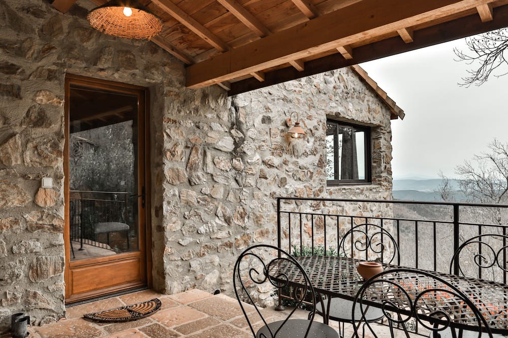 Photo of Patio Balcony in Saint-Laurent-du-Pape