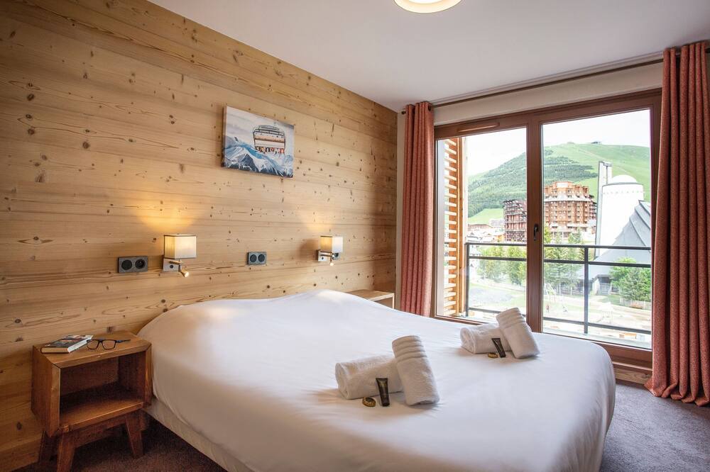 Photo of Bedroom in Eclose-Est