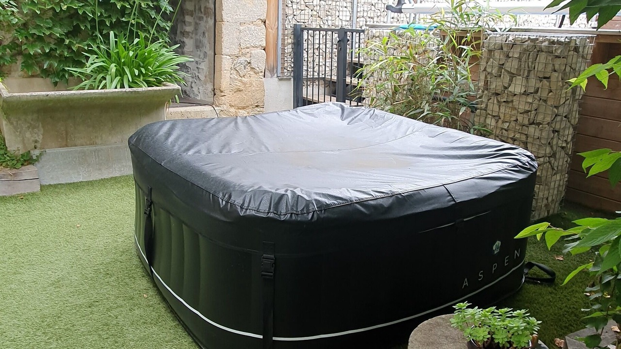 Photo of Outdoor in Saint-Etienne-de-Fontbellon