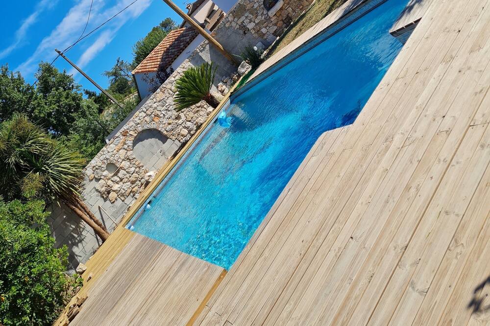 Photo of Outdoor in Les Maillans