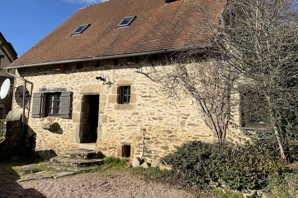 Photo of Outdoor in Saint-Saud-Lacoussiere