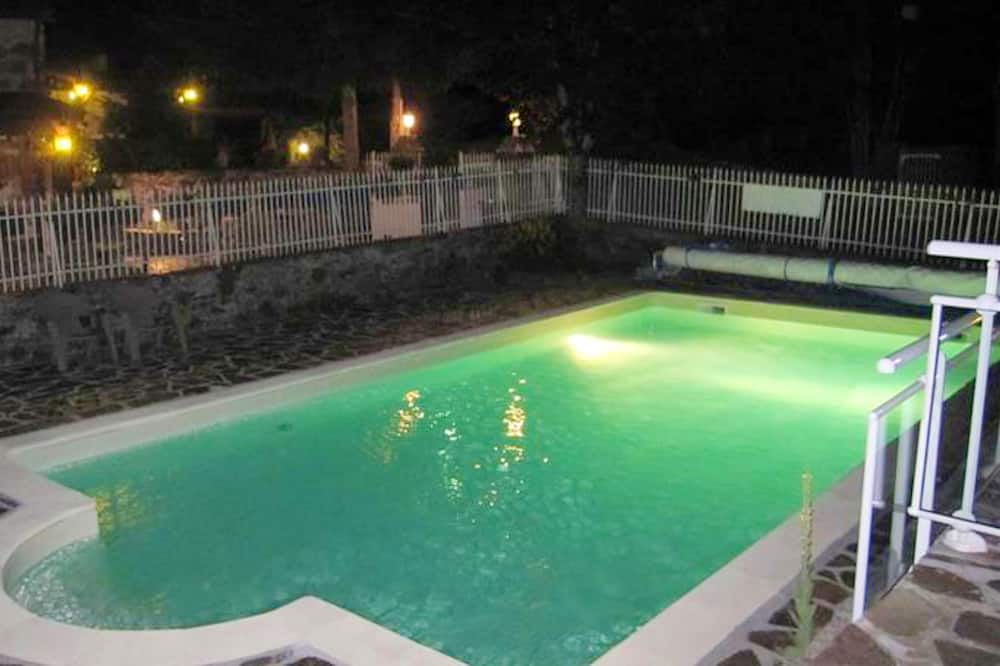 Photo of Outdoor in Banes