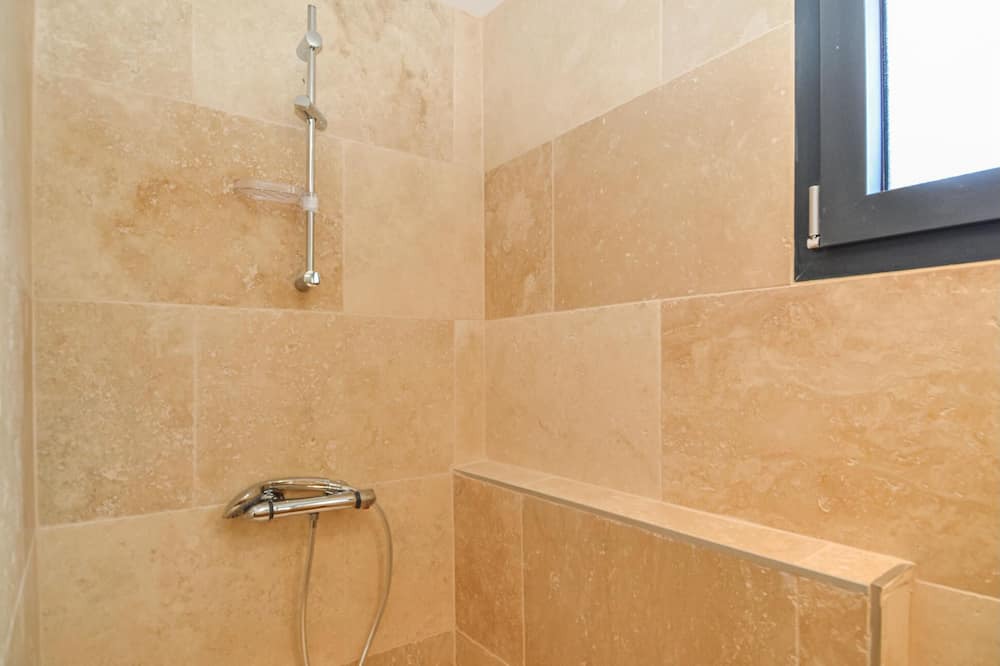 Photo of Bathroom in Rochemaure