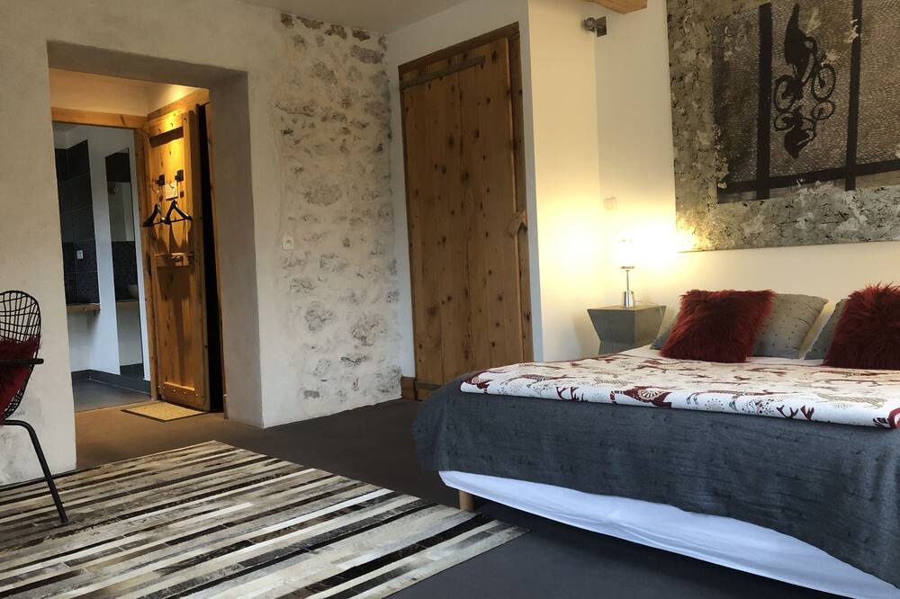 Photo of Bedroom in Viuz-la-Chiesaz