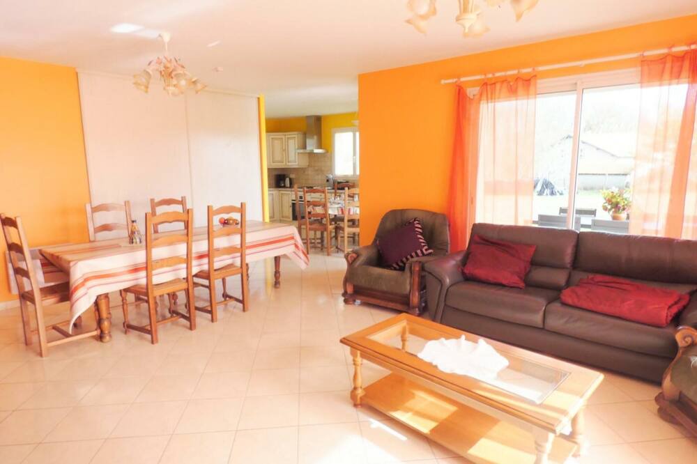 Photo of Livingroom in Saint-Jean-de-Marsacq