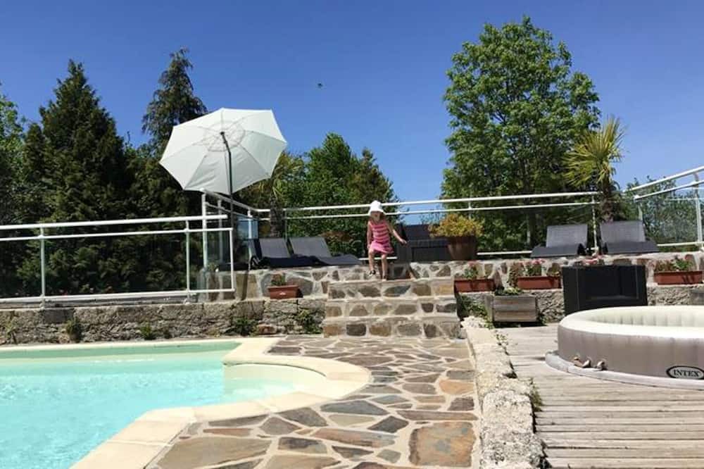 Photo of Outdoor in Banes