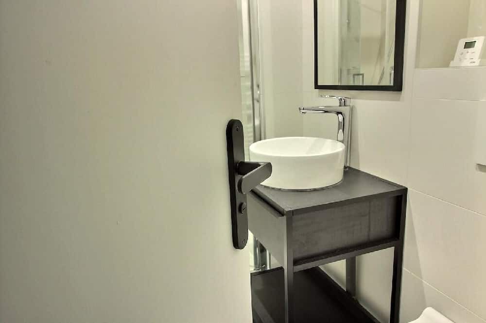 Photo of Bathroom in Quartier du Mail