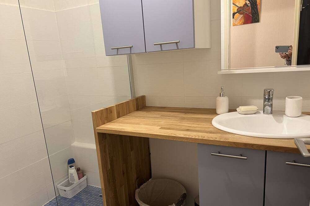 Photo of Bathroom in Clemenceau