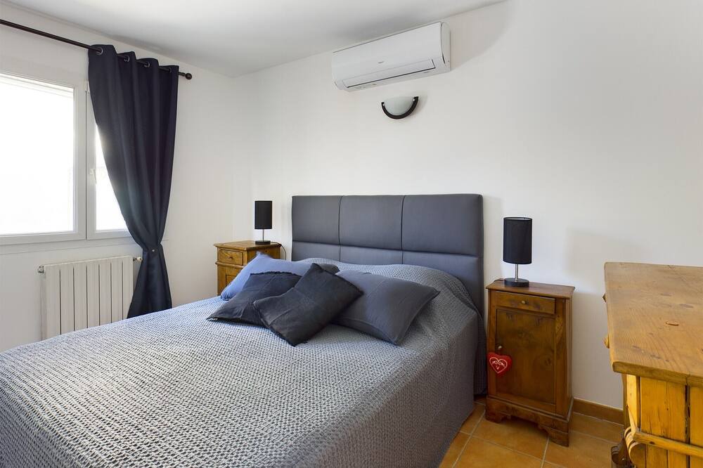 Photo of Bedroom in St.-Remy-de-Provence