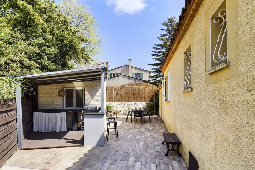 Photo of Patio Balcony in St.-Remy-de-Provence
