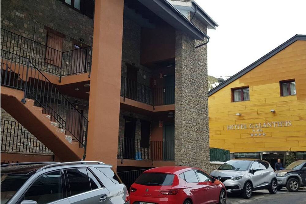 Photo of Outdoor in Incles