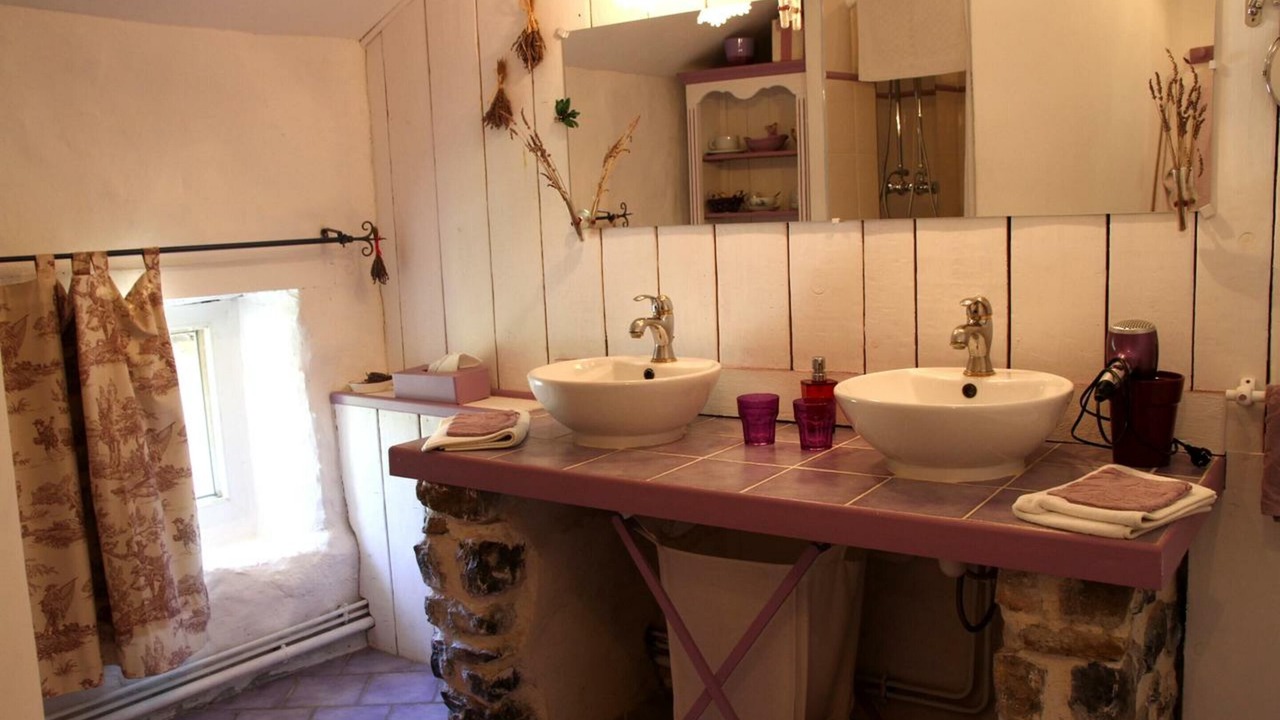 Photo of Bathroom in Saint-Martin-de-Valgalgues