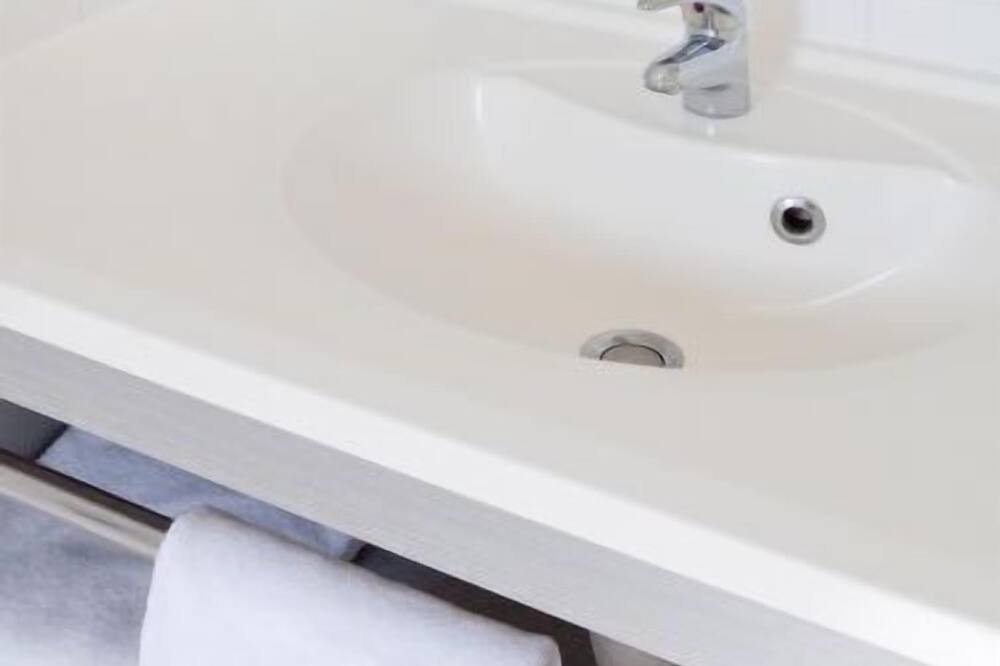 Photo of Bathroom in Chateauneuf-sur-Isere