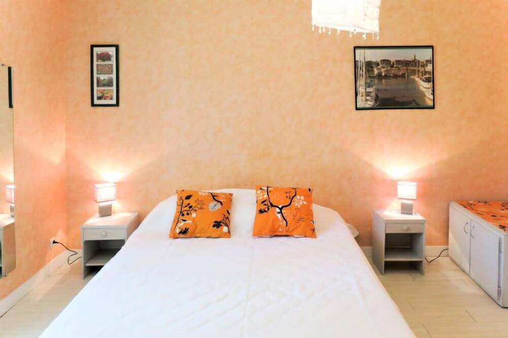 Photo of Bedroom in Saint-Laurent-de-Medoc