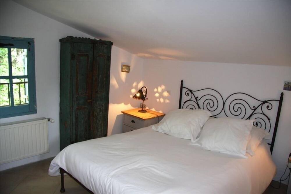 Photo of Bathroom in Saignon