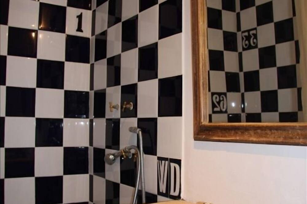 Photo of Bathroom in Saignon