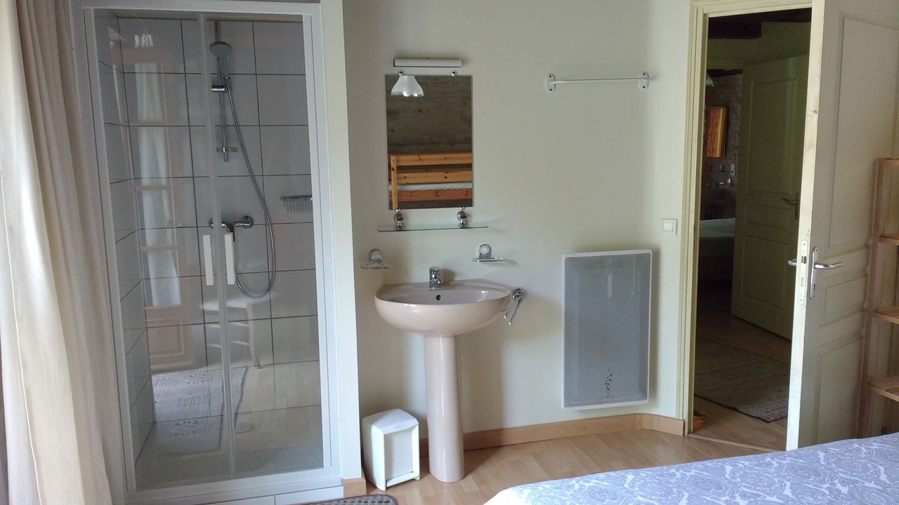 Photo of Bathroom in Rueyres