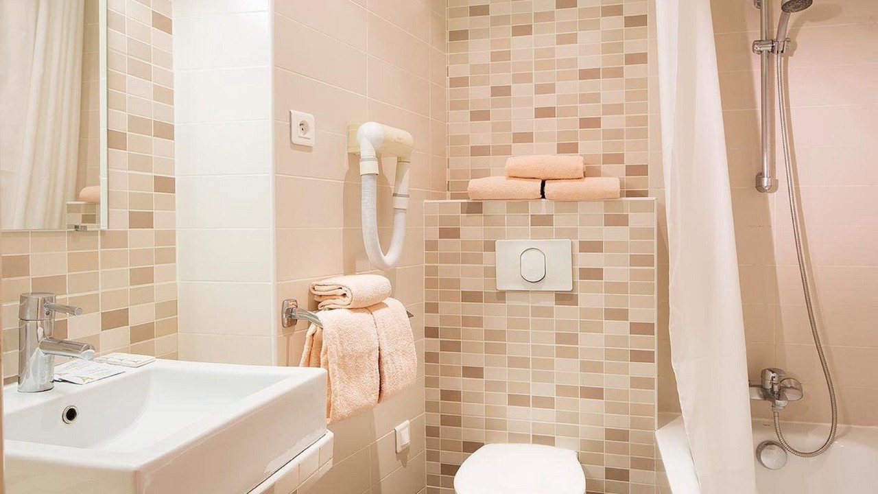 Photo of Bathroom in Quartier du Faubourg-Montmartre