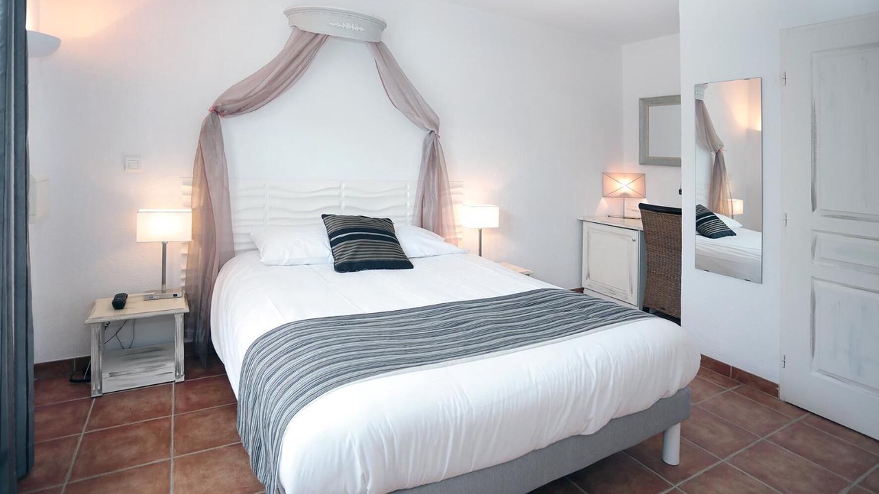 Photo of Bedroom in Rousset