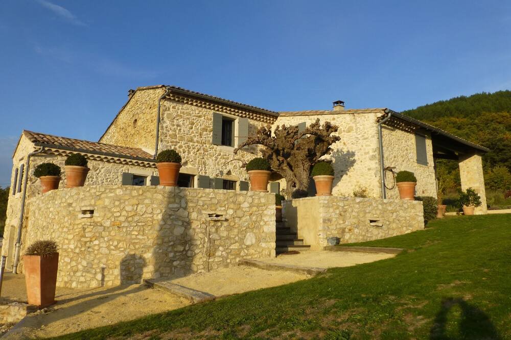 Photo of Outdoor in Cliousclat