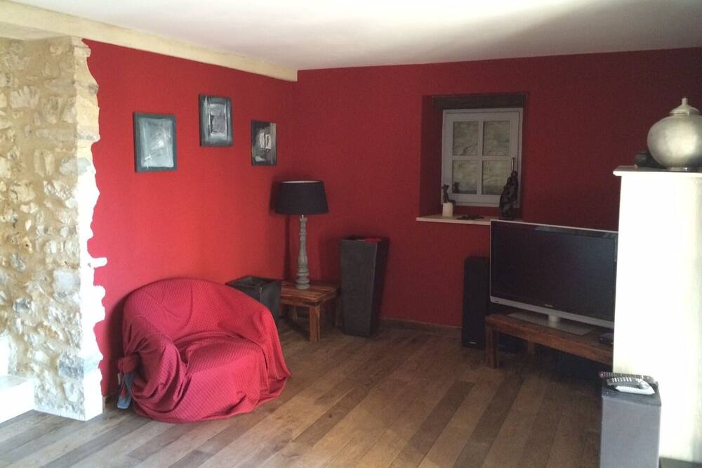 Photo of Livingroom in Cliousclat