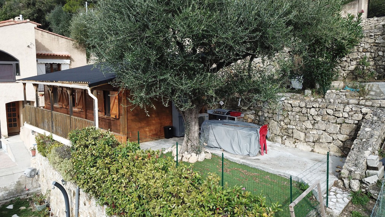Photo of Outdoor in Drap