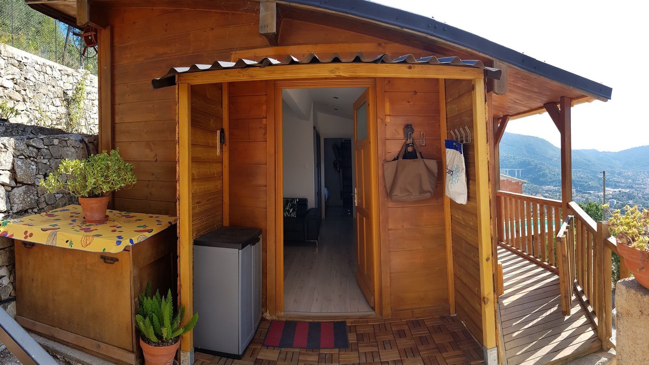 Photo of Outdoor in Drap