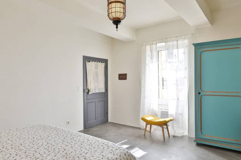 Photo of Bedroom in Sainte-Cecile-les-Vignes