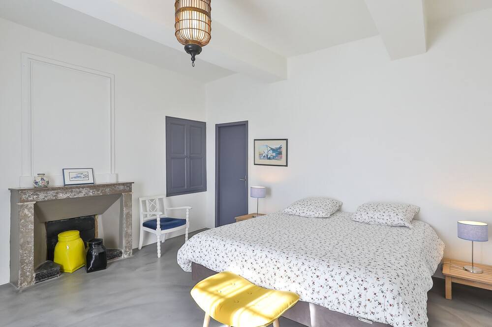 Photo of Bedroom in Sainte-Cecile-les-Vignes