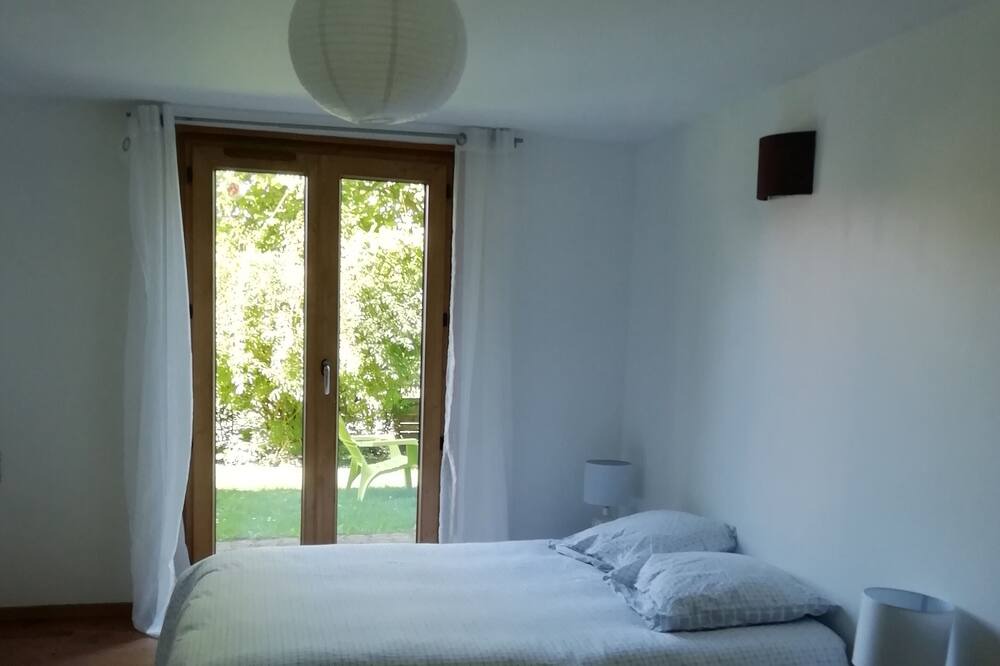 Photo of Bedroom in Viuz-la-Chiesaz