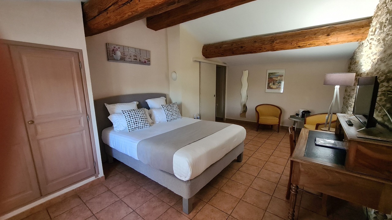 Photo of Bedroom in Suze-la-Rousse