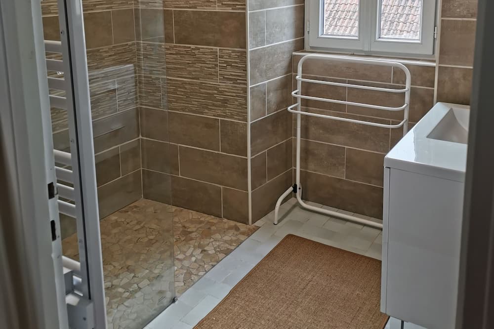 Photo of Bathroom in Blars