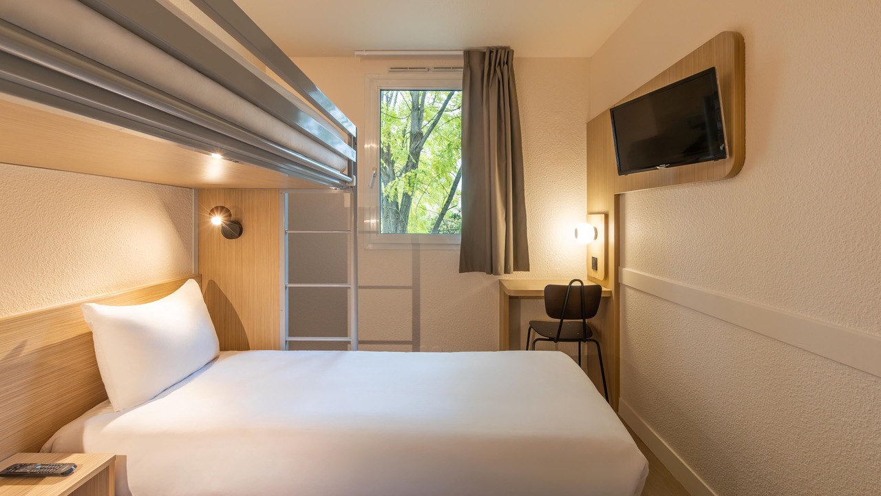 Photo of Bedroom in Roissy-en-France