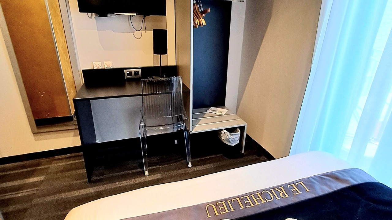 Photo of Bedroom in Jules Ferry - Recamier